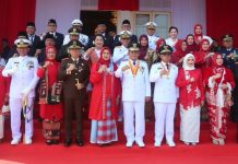 Kapolda Kepri Perkuat Sinergi Keamanan dan Isi Kemerdekaan dengan Kerja Nyata Kapolda Kepri Perkuat Sinergi Keamanan dan Isi Kemerdekaan dengan Kerja Nyata