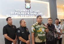 Kasat Reskrim Polresta Barelang Ungkap Kasus Pencurian Sepeda Motor yang Viral di Media Sosial Kasat Reskrim Polresta Barelang Ungkap Kasus Pencurian Sepeda Motor yang Viral di Media Sosial