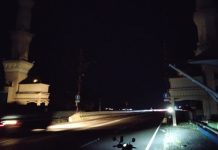 Dua Pekan Padam, Lampu Jembatan Dompak Tanjungpinang Dikeluhkan Warga dan Pedagang Lampu Jembatan Dompak Tanjungpinang Dikeluhkan Warga dan Pedagang