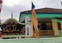 Menyusuri Jejak Kesultanan Melayu di Masjid Jami dan Makam Sultan Mahmud Riayat Syah Lingga