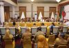 Perkuat Sinergi Pemprov Kepri dengan Forkopimda dalam Jaga Kamtibmas dan Dukung Program Prioritas Daerah Rapat yang dipimpin Gubernur Kepulauan Riau Ansar Ahmad tersebut dihadiri unsur Forkopimda