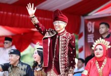 Ribuan Peserta Meriahkan Pawai Pembangunan dan Budaya Nusantara HUT Ke-81 RI di Batam Ribuan Peserta Meriahkan Pawai Pembangunan dan Budaya Nusantara HUT Ke-81 RI di Batam