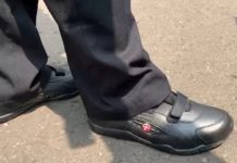 Kepala BRIN Pamer Sepatu Lokal Seharga di Bawah Rp80 Ribu ke Presiden Prabowo Sepatu BRIN 2026