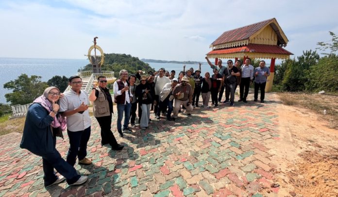 Tugu Khatulistiwa Sei Tenam Lingga, Pesona Garis