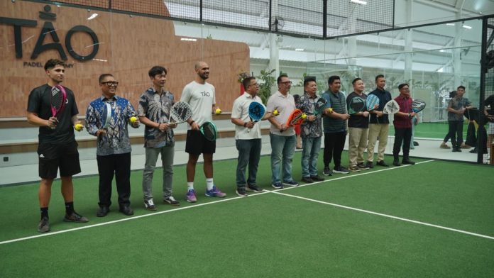 Wakil Gubernur Kepulauan Riau, Nyanyang Haris Pratamura, meresmikan soft opening TAO Sport Club di Jalan Karangetang, Taman Baloi
