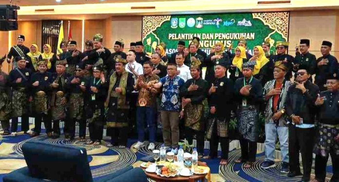 Wakil Ketua Komisi II DPRD Batam Hadiri Pelantikan Pengurus Asosiasi Pramuwisata Madani