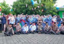 Wali Kota Tanjungpinang Lis Darmansyah Serahkan Bantuan Paket Sembako dan Pakaian ke Mualaf dan Dhuafa Wali Kota Tanjungpinang