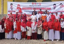 Semangat Kemerdekaan, DPD PKS Karimun Gelar Permainan Rakyat dan Pelantikan Garuda Keadilan Dalam rangka merayakan HUT ke-81 Kemerdekaan Republik Indonesia, DPD Partai Keadilan Sejahtera (PKS) Kabupaten Karimun sukses menggelar rangkaian acara meriah yang memadukan semangat kebersamaan dan nasionalisme di Pantai Pelawan, Desa Pangke, Kecamatan Meral Barat