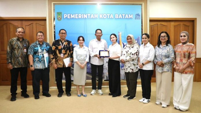 Amsakar-Li Claudia Paparkan Strategi Investasi dan Infrastruktur Batam kepada DPRD Tangerang Selatan