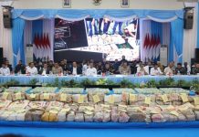 Bareskrim Polri dan Aparat Gabungan Sita 800 Kg Ketamin dari Kapal Fuchangxing 1 di Perairan Anambas Bareskrim Polri dan Aparat Gabungan Sita 800 Kg Ketamin dari Kapal Fuchangxing 1 di Perairan Anambas