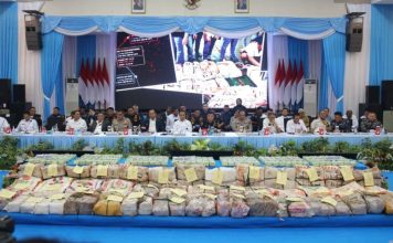 Bareskrim Polri dan Aparat Gabungan Sita 800 Kg Ketamin dari Kapal Fuchangxing 1 di Perairan Anambas Bareskrim Polri dan Aparat Gabungan Sita 800 Kg Ketamin dari Kapal Fuchangxing 1 di Perairan Anambas