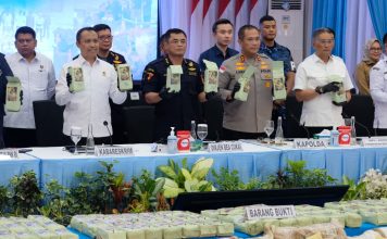 Bea Cukai dan Gabungan Gagalkan Penyelundupan 800 Kg Ketamin di Perairan Anambas Bea Cukai dan Aparat Gabungan Gagalkan Penyelundupan 800 Kg Ketamin di Perairan Anambas