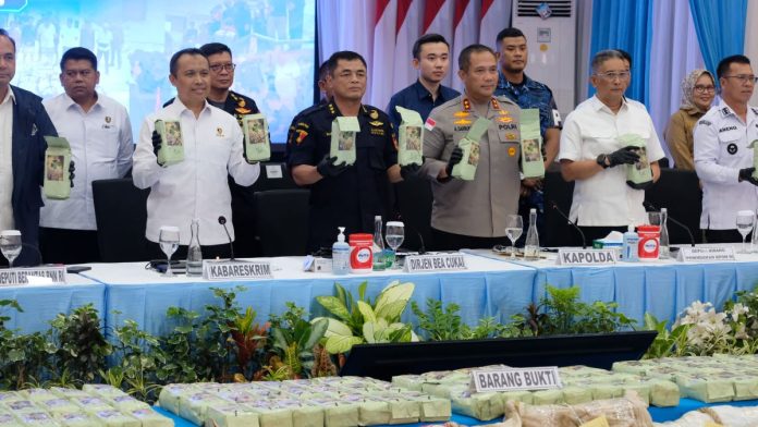 Bea Cukai dan Aparat Gabungan Gagalkan Penyelundupan 800 Kg Ketamin di Perairan Anambas