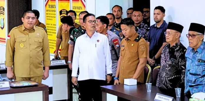 Bupati Roby Apresiasi Polisi Ungkap Jaringan Narkoba Internasional 800 Kilogram Ketamin Bupati Roby Apresiasi Polisi Ungkap Jaringan Narkoba Internasional 800 Kilogram Ketamin
