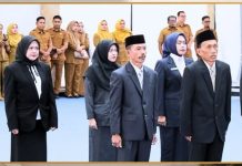 Bupati Roby Lantik Tiga Kadis Baru Bersamaan 20 Pejabat Lainnya Bupati Roby Lantik Tiga Kadis Baru Bersamaan 20 Pejabat Lainnya