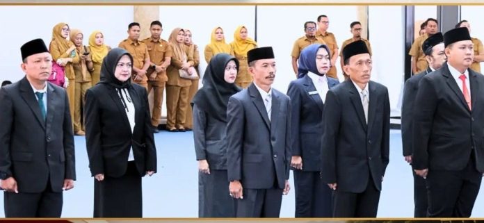Bupati Roby Lantik Tiga Kadis Baru Bersamaan 20 Pejabat Lainnya
