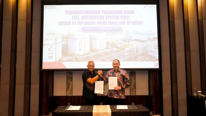Denny Tondano bersama Vice President Aviation Fuel Business PT Pertamina Patra Niaga Yosep Iswadi Denny Tondano bersama Vice President Aviation Fuel Business PT Pertamina Patra Niaga Yosep Iswadi