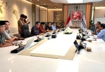 Gubernur Mahyeldi Laporkan Kelangkaan Solar di Sumbar kepada COO Danantara Gubernur Mahyeldi Laporkan Kelangkaan Solar di Sumbar kepada COO Danantara
