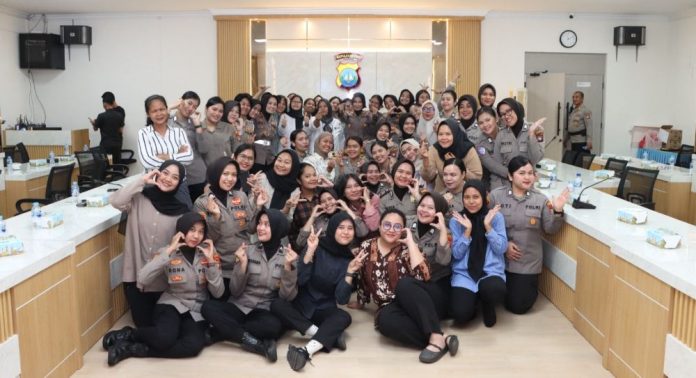 HUT ke-78 Polwan, Kapolresta Barelang Tekankan Kekompakan dan Profesionalisme Peringatan Hari Jadi ke-78 Polwan menjadi momentum untuk memperkuat komunikasi, koordinasi, solidaritas, dan semangat pengabdian Polisi Wanita