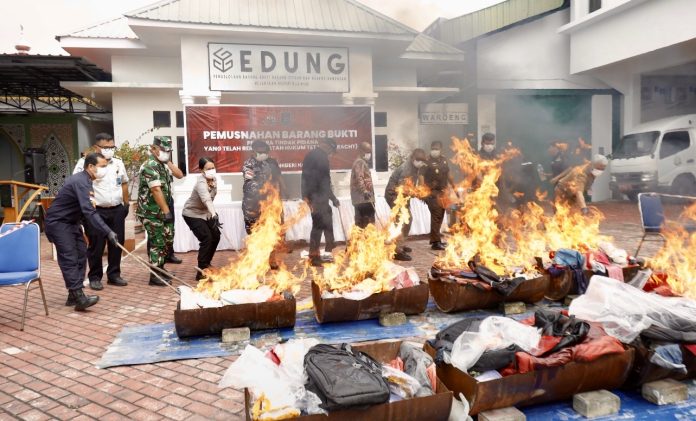 Pemerintah Kabupaten Karimun mempertegas perang melawan peredaran gelap narkotika Pemerintah Kabupaten Karimun mempertegas perang melawan peredaran gelap narkotika