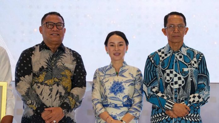 Kepala BP Batam Amsakar Achmad dan Wakil Kepala BP Batam Li Claudia Chandra Kepala BP Batam Amsakar Achmad dan Wakil Kepala BP Batam Li Claudia Chandra