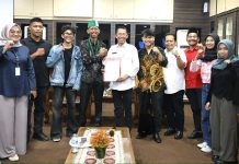 Berikut Sejumlah Aspirasi Mahasiswa Saat Berdialog dengan Wali Kota Amsakar Wali Kota Batam, Amsakar Achmad, membuka ruang dialog dengan mahasiswa dan pemuda yang tergabung dalam Koalisi Angkatan Muda Bersatu Kota Batam untuk membahas berbagai persoalan pembangunan serta tata kelola pemerintahan di Kota Batam. Ruang dialog tersebut berlangsung di Kantor Wali Kota Batam, Rabu (2/9/2026).