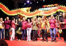 Amsakar Achmad dan Li Claudia Chandra Hadiri Malam Puncak Mooncake Festival Kota Batam Mooncake Festival Batam, Keberagaman Jadi Kekuatan Pariwisata dan Ekonomi