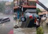 Nasib Mobil Suzuki Ertiga Terseret Arus Banjir di Parit Bengkong Indah Batam Nasib Mobil Suzuki Ertiga Terbawa Arus Banjir di Parit Bengkong Indah Batam