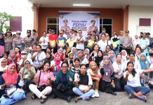 Polda Kepri Salurkan Bansos untuk 1.025 Karyawan PT Ghim Li Indonesia Polda Kepri menyalurkan bantuan sosial kepada 1.025 karyawan PT Ghim Li Indonesia di Kawasan Industri Tunas