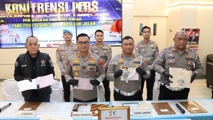 Polresta Barelang Tindak 267 Kendaraan Berknalpot Brong, Balap Liar Jadi Perhatian Polresta Barelang Tindak 267 Kendaraan Berknalpot Brong, Balap Liar Jadi Perhatian