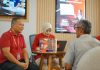 Telkomsel Rayakan Hari Pelanggan Nasional 2026, Manajemen Turun Langsung Layani Pelanggan di Sumatera Telkomsel Rayakan Hari Pelanggan Nasional 2026