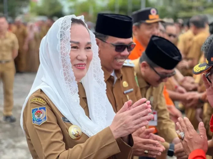 Bupati Natuna Cen sui lan