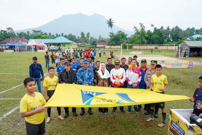 Bupati Natuna, Cen Sui Lan, secara resmi membuka Turnamen Piala Bupati Natuna Tahun 2026