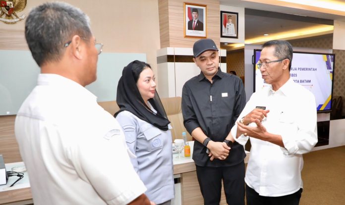 Amsakar Paparkan Strategi PAD dan Program Prioritas Batam kepada Pemkab Brebes Amsakar Buka Strategi PAD Batam ke Pemkab Brebes, 15 Program Prioritas Jadi Sorotan