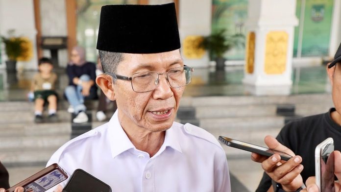Amsakar berkoordinasi dengan Direktur Utama PT PLN Batam Kwim Fo Amsakar Achmad