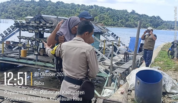 Bhabinkamtibmas Polsek Palmatak Gerak Cepat Bantu Korban Dapur Rumah Roboh Polisi Bersama Masyarakat, Bhabinkamtibmas Polsek Palmatak Gerak Cepat Bantu Korban Dapur Rumah Roboh.