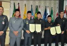 Bupati Aneng Ajukan Rancangan APBD Anambas 2027 dengan Target PAD Rp743,17 Miliar Bupati Aneng Ajukan Rancangan APBD Anambas 2027 dengan Target PAD Rp743,17 Miliar