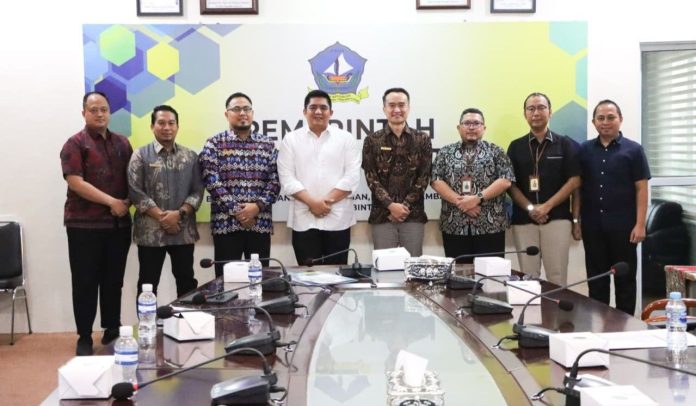 Bupati Bintan Roby Kurniawan menerima audiensi Kepala Kantor Pelayanan Pajak (KPP) Pratama Bintan Bupati Bintan Roby Kurniawan menerima audiensi Kepala Kantor Pelayanan Pajak (KPP) Pratama Bintan, Arnaldo Purba, pada Kamis (22/10/2026)
