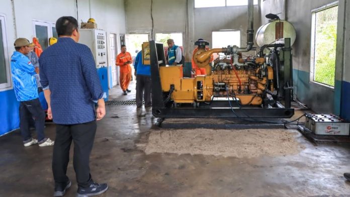 Bupati Roby Tinjau Kelistrikan Pulau Mapur Bupati Roby Tinjau Kelistrikan Pulau Mapur
