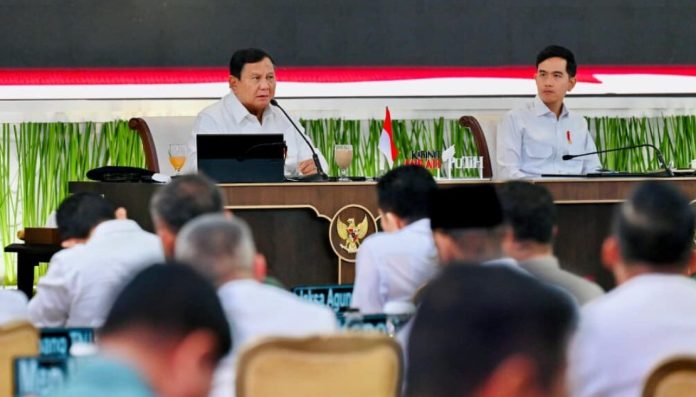 Dua Tahun Kabinet Merah Putih Prabowo Dua Tahun Kabinet Merah Putih, Prabowo Klaim Pemerintah Berada di Jalur yang Benar