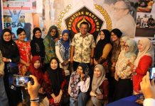 Gubernur Ansar dan PWI Kepri Gagas Eksplorasi Sejarah Pulau Penyengat Gubernur Kepulauan Riau Ansar Ahmad bersama IKWI Kepri