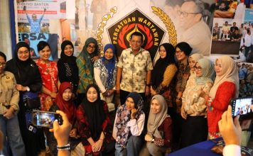 Gubernur Ansar dan PWI Kepri Gagas Eksplorasi Sejarah Pulau Penyengat Gubernur Kepulauan Riau Ansar Ahmad bersama IKWI Kepri