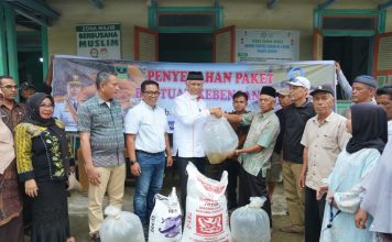 Pemprov Sumbar Salurkan 52 Ribu Bibit Ikan dan Siapkan Program 20 Kolam per Lokasi Gubernur Sumbar, Mahyeldi Ansharullah di kawasan Padang Belimbing, Nagari Koto Sani, Kecamatan X Koto Singkarak