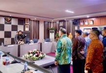 Bupati Karimun Kukuhkan Tim Pengawasan Bahasa, MoU dengan Badan Bahasa Diteken Pemkab Karimun memperkuat komitmen menjaga penggunaan bahasa Indonesia