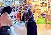 BPR Tuah Karimun Bagikan Masker kepada Masyarakat di Tengah Kondisi Kabut Asap