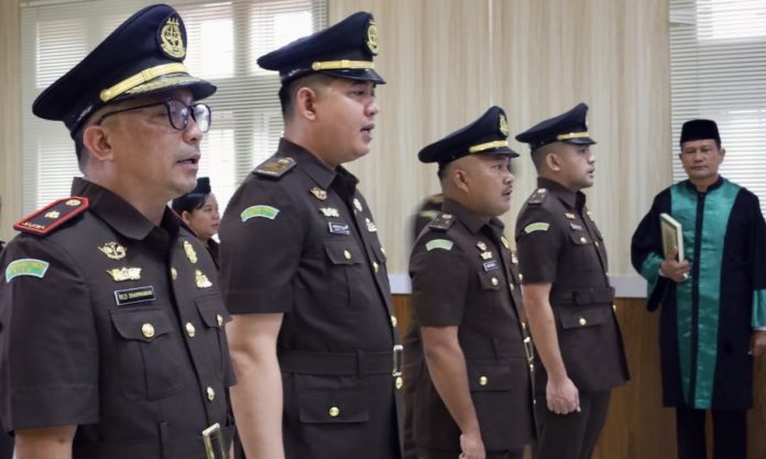 Kejaksaan Negeri Karimun melantik empat pejabat baru Kejaksaan Negeri Karimun melantik empat pejabat baru