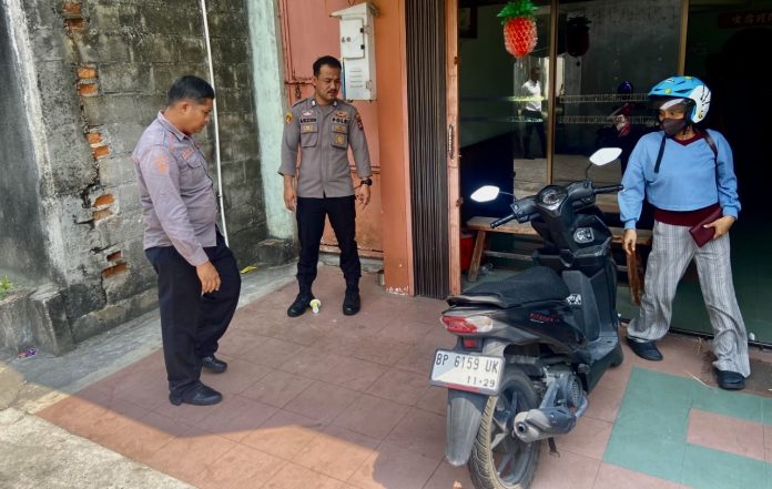 nekat mencuri sepeda motor Honda Beat di depan Wisma Balai Indah, Karimun nekat mencuri sepeda motor Honda Beat di depan Wisma Balai Indah, Karimun.