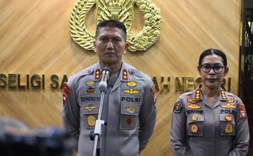 Kapolda Kepri Irjen Pol Suhendri Minta PLN Ungkap Penyebab BlackOut Batam-Bintan Kapolda Kepri Irjen Pol Suhendri Minta PLN Ungkap Penyebab BlackOut Batam-Bintan