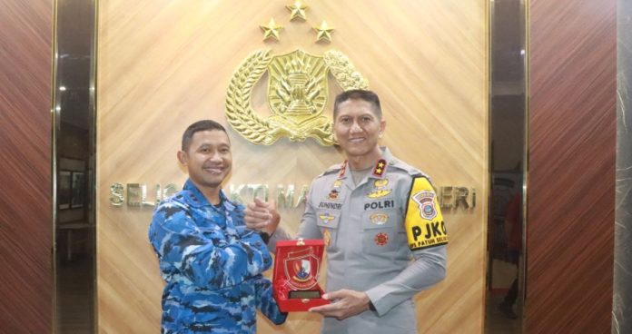 Kapolda Kepri Sambut Silahturahmi Danlanud Hang Nadim Letkol Pnb Wibowo Jumeno