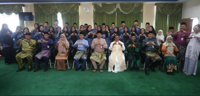 Lantik 31 Pejabat Fungsional, Bupati Aneng Minta ASN Jaga Integritas dan Tingkatkan Profesionalisme Lantik 31 Pejabat Fungsional, Bupati Aneng Minta ASN Jaga Integritas dan Tingkatkan Profesionalisme